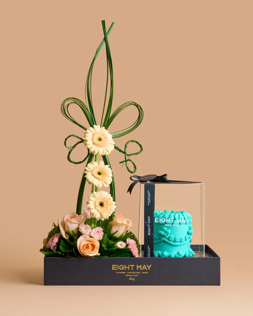 Luxury Peach Floral & Cake Gift Set 
